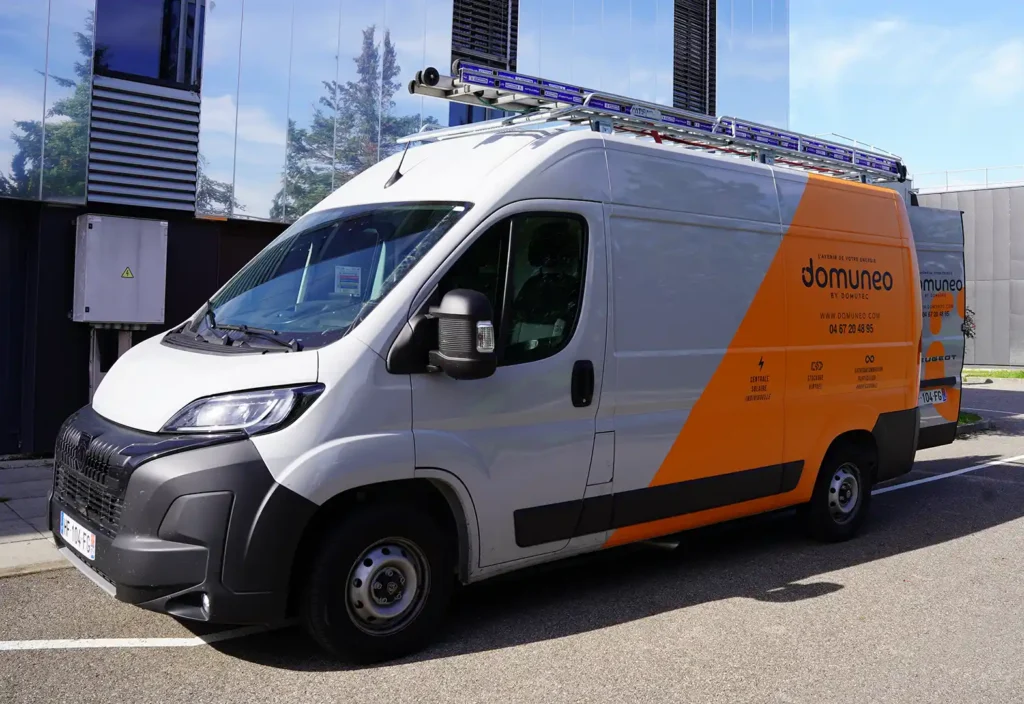 Camion d'intervention Domuneo qui intervient dans toute la France