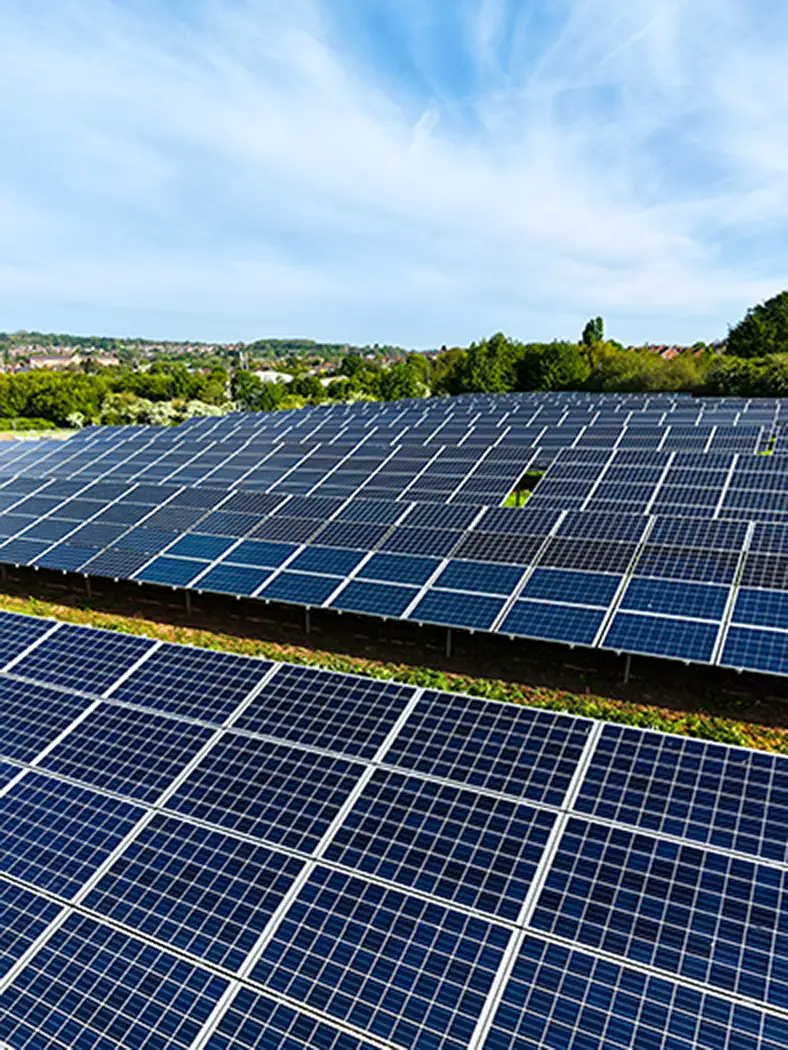 Une centrale solaire au sol présentant de nombreux avantages