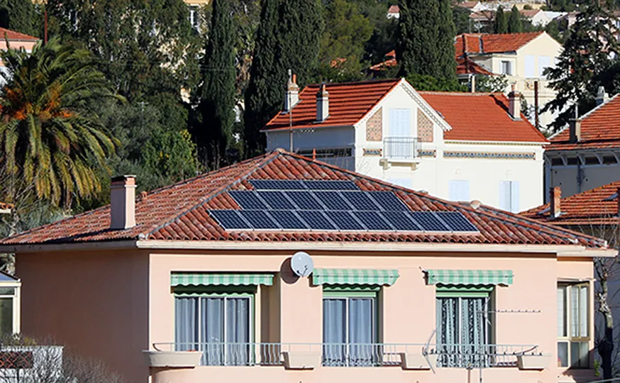 Domuneo Marseille est une entreprise d'installation de panneaux solaires à Marseille et PACA
